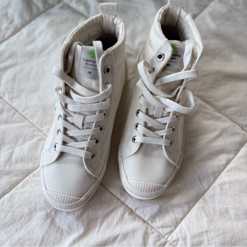 Cariuma White OCA High - High-Top Canvas Sneaker